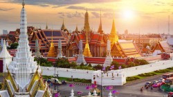 Bangkok Travel Guide – Hotels, Tours, Shopping, Nightlife and Information