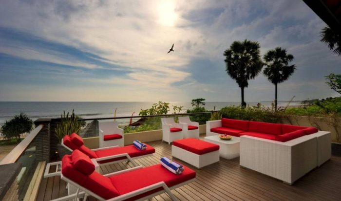 Villa LeGa – 5 Bedrooms Beachfront Villa at Batubelig, Seminyak