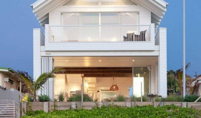 5 Bedroom Beachfront Villa in Mermaid Beach, Gold Coast, Australia