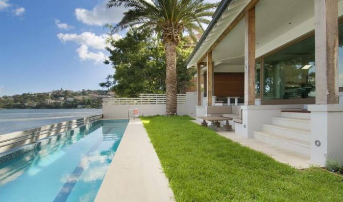 Luxury Waterfront Beachside Villa in Rose Bay, Sydney – 4 Bedroom