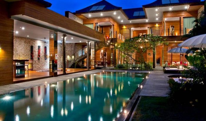 4 Bedrooms Bali Villa with Pool, Seminyak – VillaGetaways