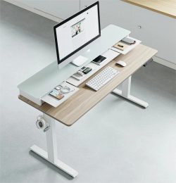 Standing desk: the perfect combination of health and efficiency