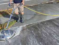 Pressure Cleaning (Driveways, Sidewalks, and Decks) Gold Coast