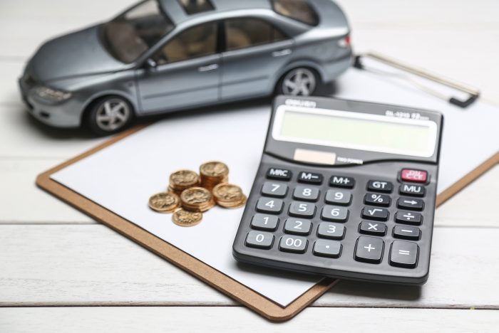 Using A Car Loans Calculator Canada To Compare Bank Loans vs. Dealership Financing